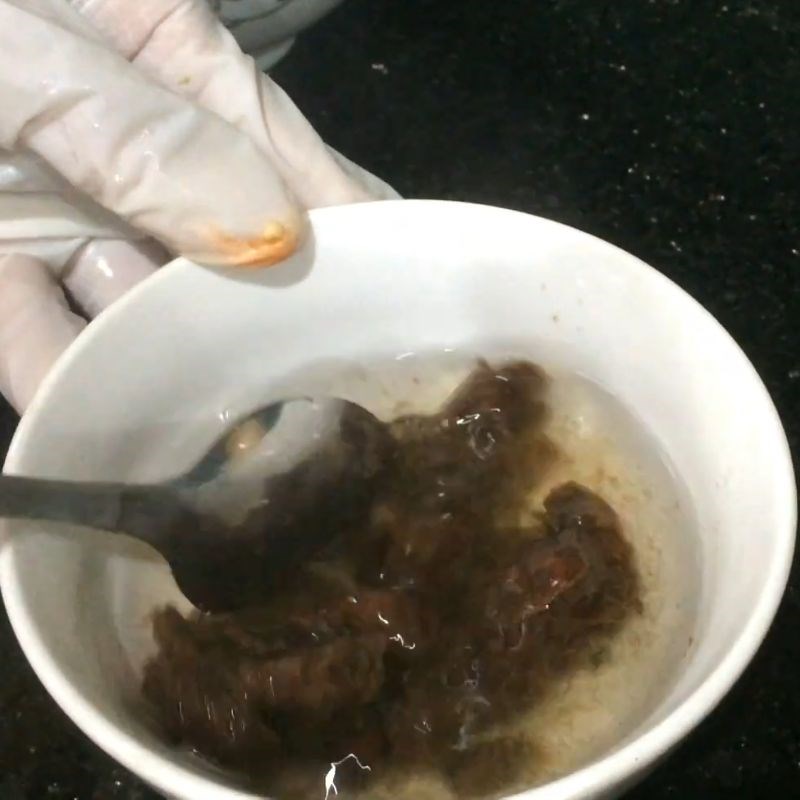 Bước 2 Chuẩn bị rau củ và nước cốt me Canh hải sản