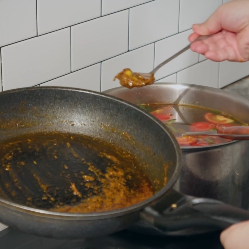 Bước 4 Chưng gạch cua và làm nước chấm đậm đà Cách nấu lẩu cua đồng miền bắc