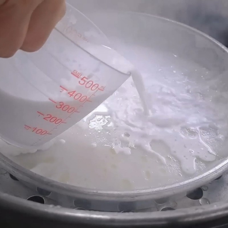 Bước 4 Hấp bánh nhiều lớp Bánh bò mặn