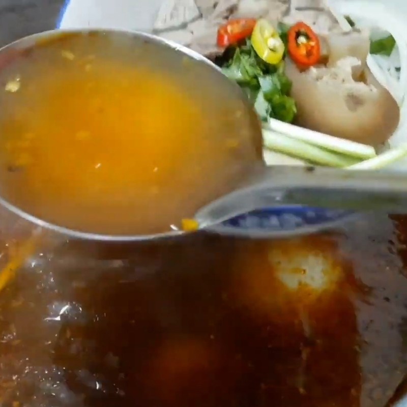 Bước 5 Hoàn thiện và trình bày Bún bò miền Nam
