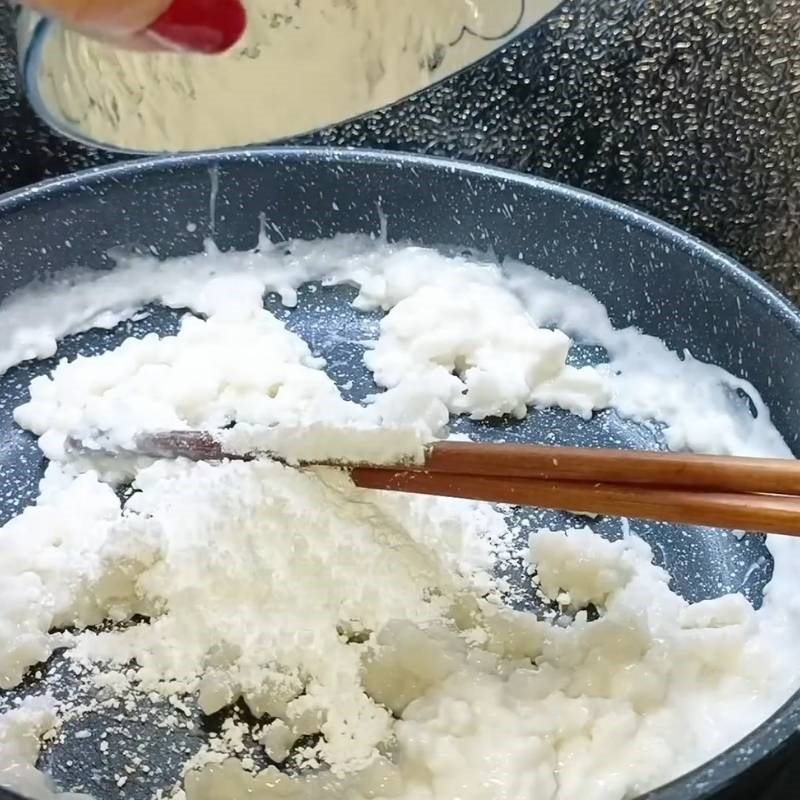 Bước 2 Lấy trùng bột Bánh tằm ngọt