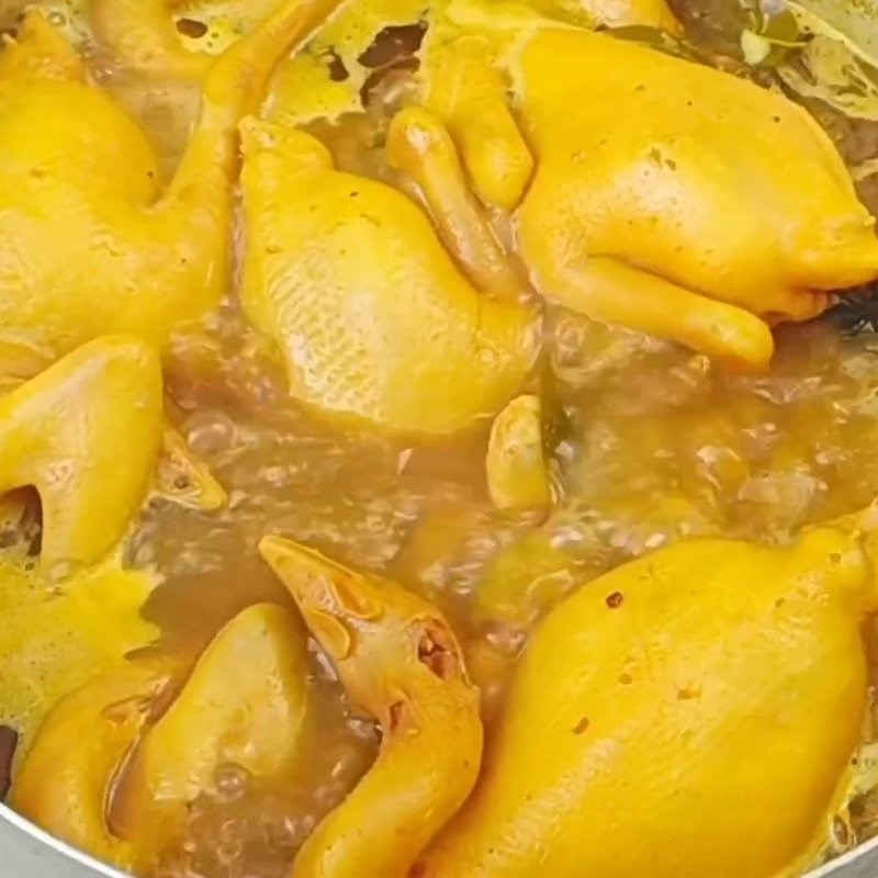 Bước 4 Luộc gà ủ muối hoa tiêu thảo mộc Gà ủ muối thảo mộc