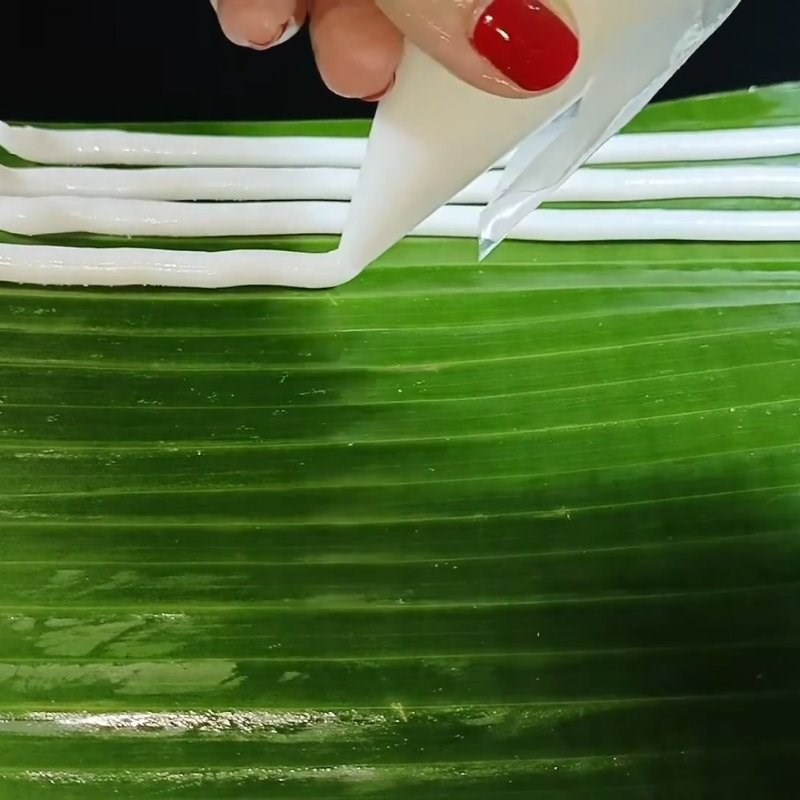 Bước 3 Nặn bánh và hấp bánh tằm ngọt tại nhà Bánh tằm ngọt