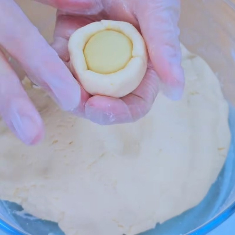 Bước 3 Nặn bánh và lăn mè bánh rán vừng