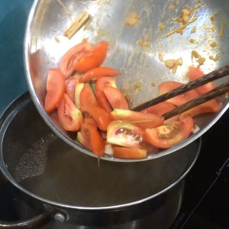 Bước 5 Nấu canh hải sản đậm đà Canh hải sản