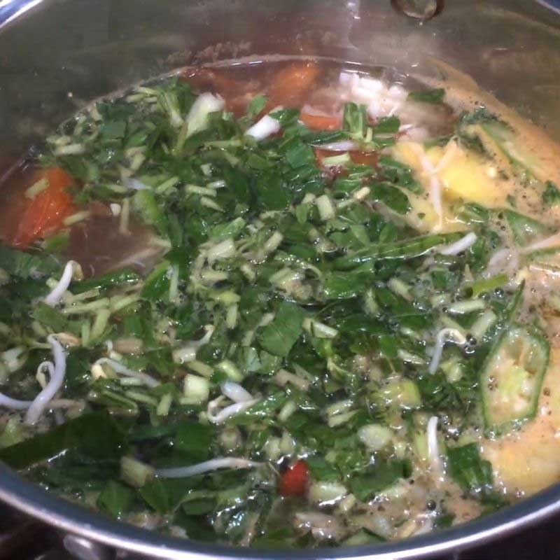 Bước 5 Nấu canh hải sản đậm đà Canh hải sản