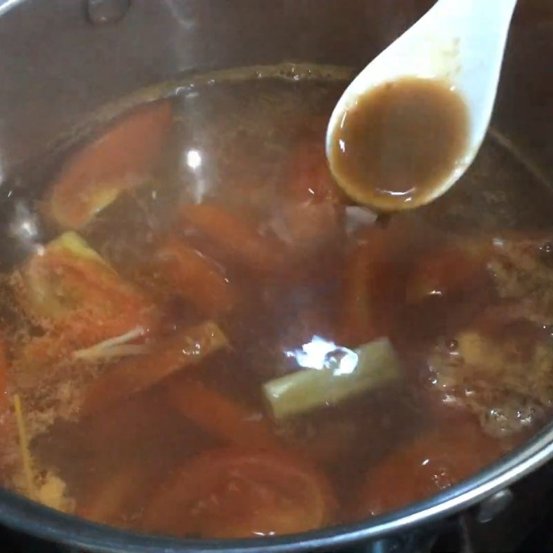 Bước 5 Nấu canh hải sản đậm đà Canh hải sản