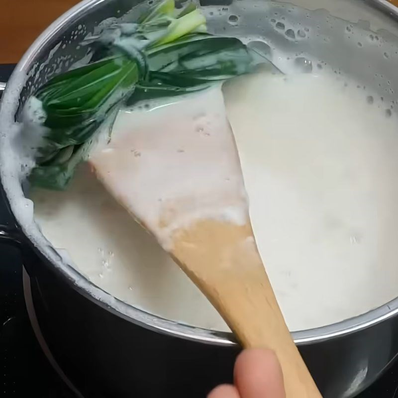 Bước 3 Nấu sữa đậu nành và pha bột gạo chè tàu hủ