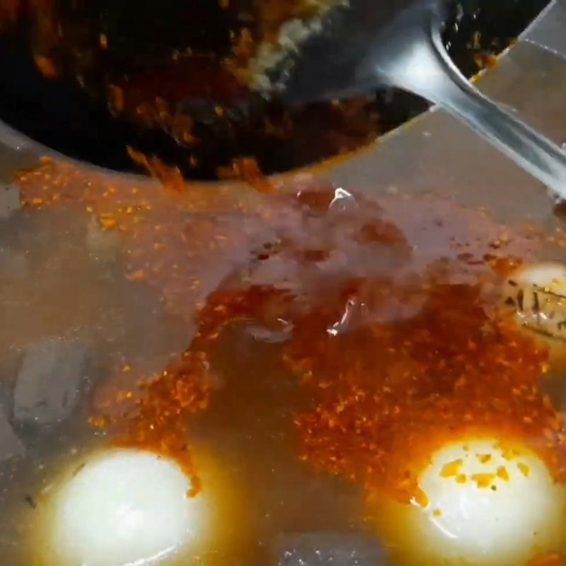 Bước 3 Nêm gia vị bún bò và làm màu dầu điều Bún bò miền Nam