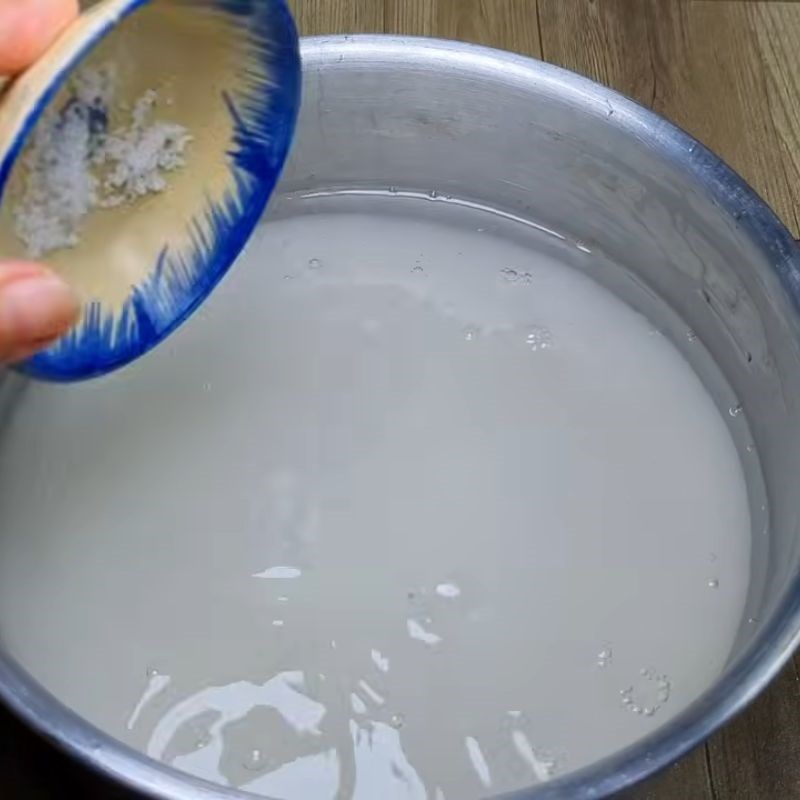 Bước 2 Ngâm hạt é và nấu nước đường thanh mát sương sáo hạt é