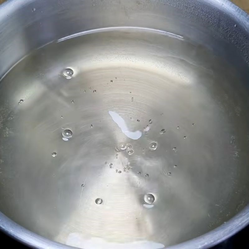Bước 2 Ngâm hạt é và nấu nước đường thanh mát sương sáo hạt é