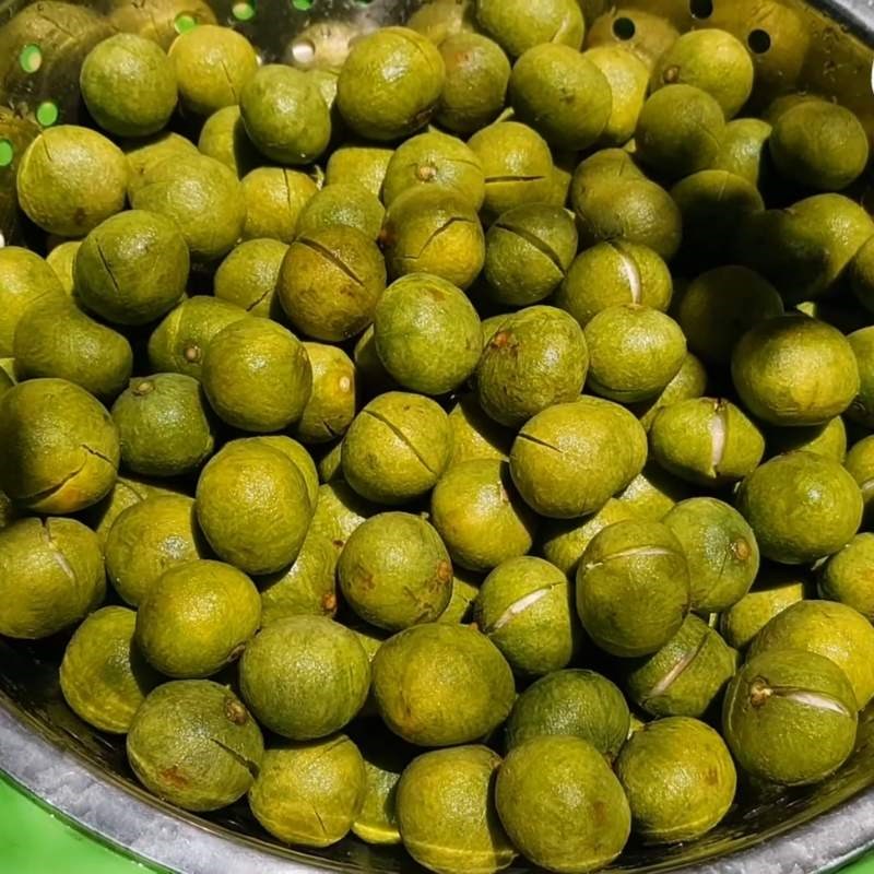 Bước 2 Ngâm muối và phơi khô sấu giòn chua ngọt Sấu ngâm chua ngọt