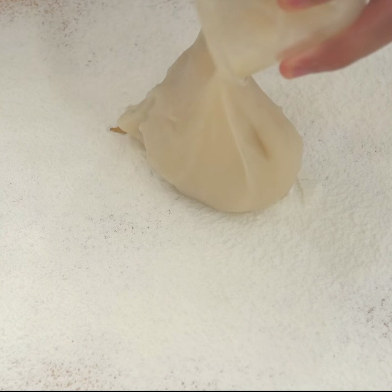 Bước 5 Nhồi và cán bột nếp chín Kem mochi