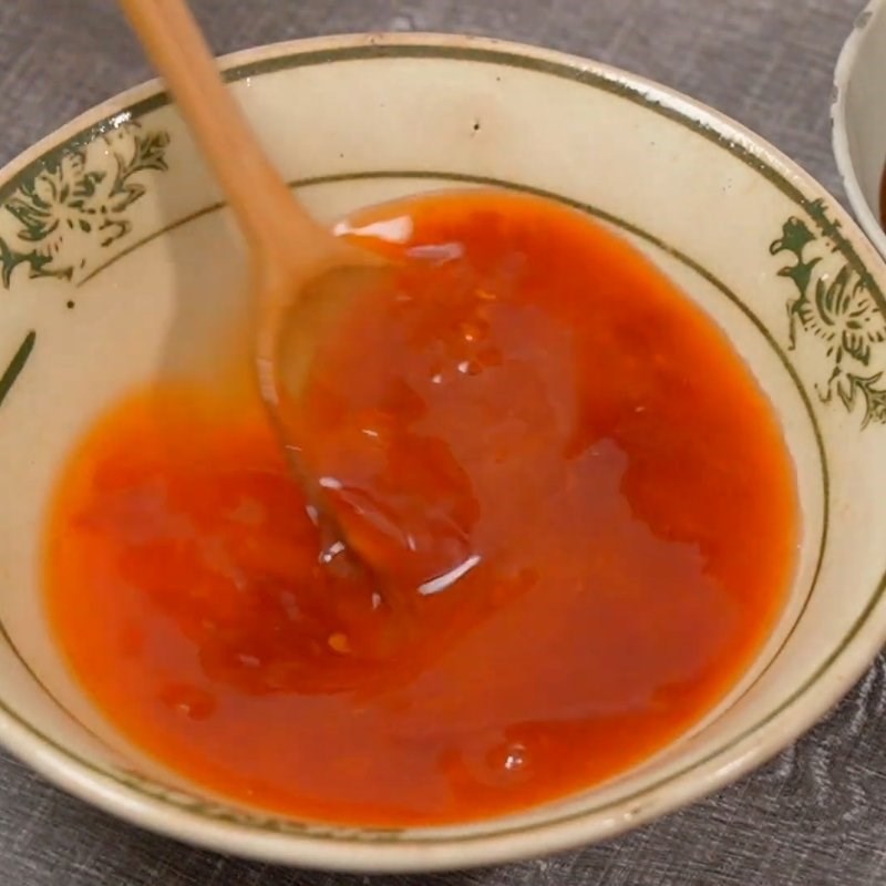 Bước 1 Nước chấm sốt me Chả cá chiên cốm
