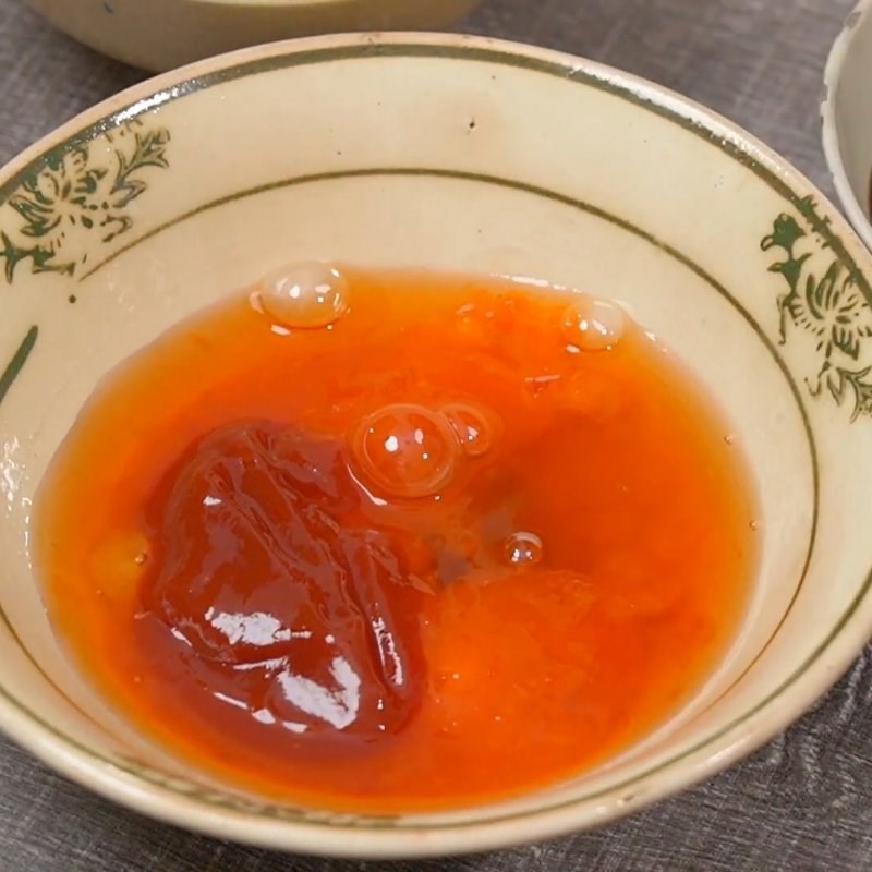 Bước 1 Nước chấm sốt me Chả cá chiên cốm