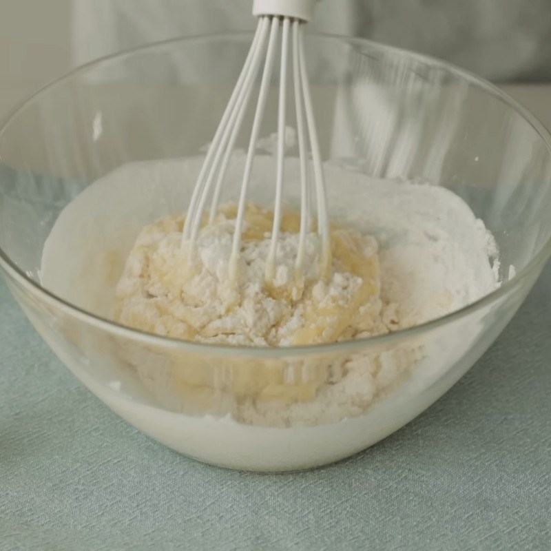 Bước 2 Pha bột bánh Bánh Butter Tteok