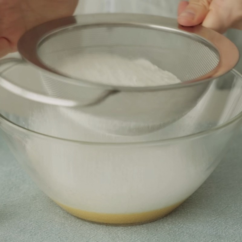 Bước 2 Pha bột bánh Bánh Butter Tteok