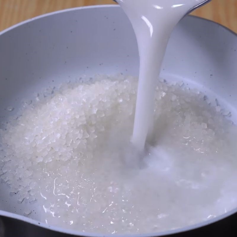 Bước 2 Pha bột lớp lá dứa Cách làm bánh da lợn đậu xanh nhân sầu riêng tươi bằng khuôn