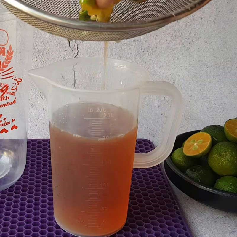 Bước 5 Pha hồng trà tắc ngon theo từng ly Hồng trà tắc