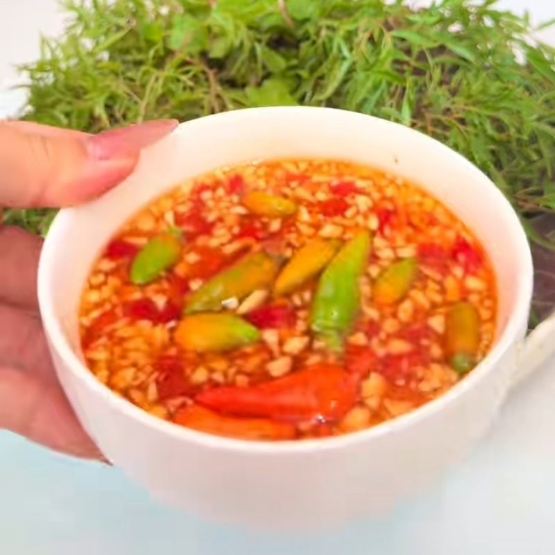 Bước 3 Pha nước chấm đậm đà Cá trắm hấp ngải cứu