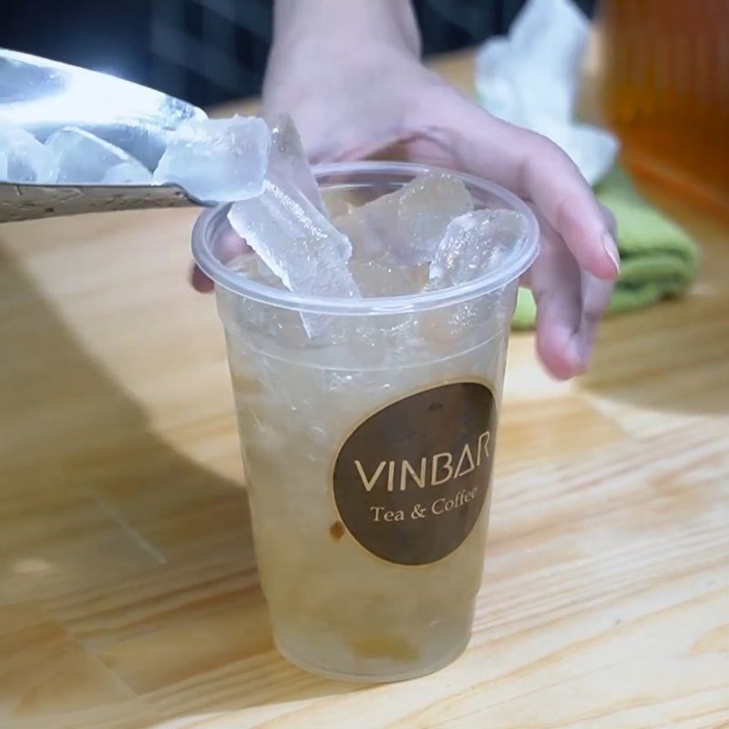 Bước 3 Pha nước lọc và hoàn thiện nước chanh muối đá nước chanh muối đá