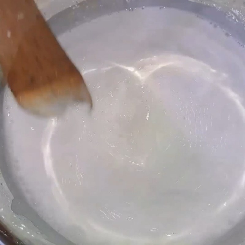 Bước 1 Pha và lắng bột Bánh bò mặn