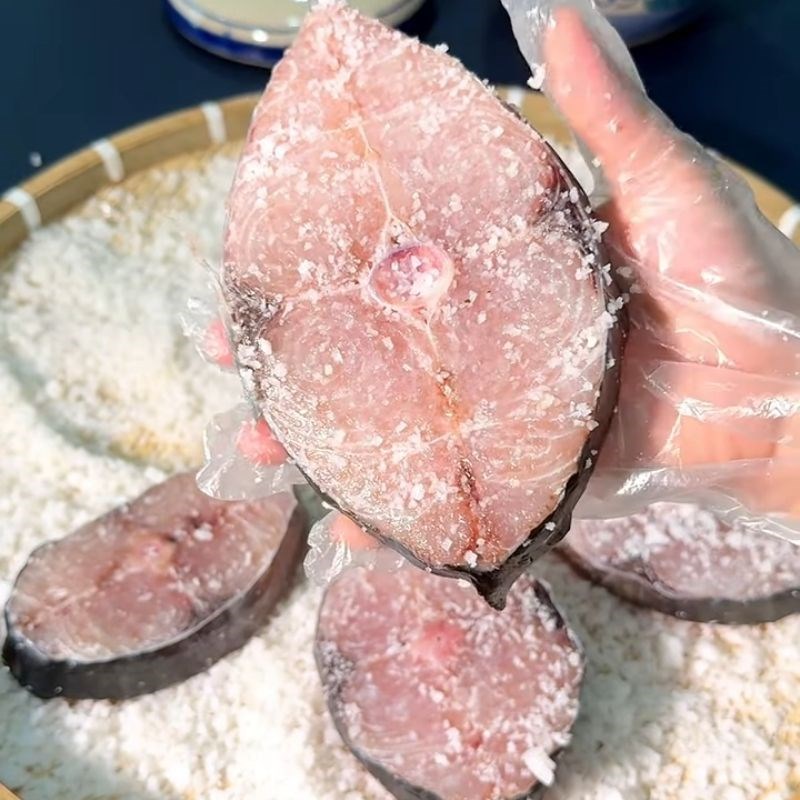 Bước 3 Phơi cá thu dưới nắng hoặc sấy bằng lò Cá thu 1 nắng