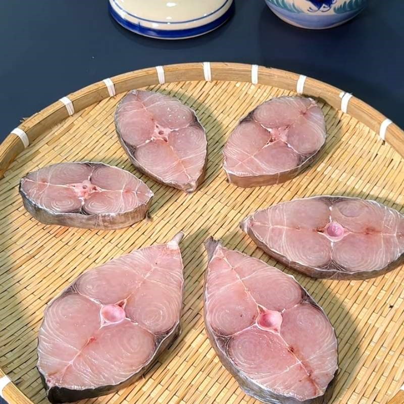 Bước 3 Phơi cá thu dưới nắng hoặc sấy bằng lò Cá thu 1 nắng