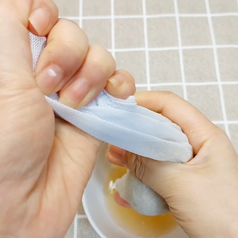 Bước 2 Sơ chế các nguyên liệu khác Thịt ba chỉ rang mắm tép