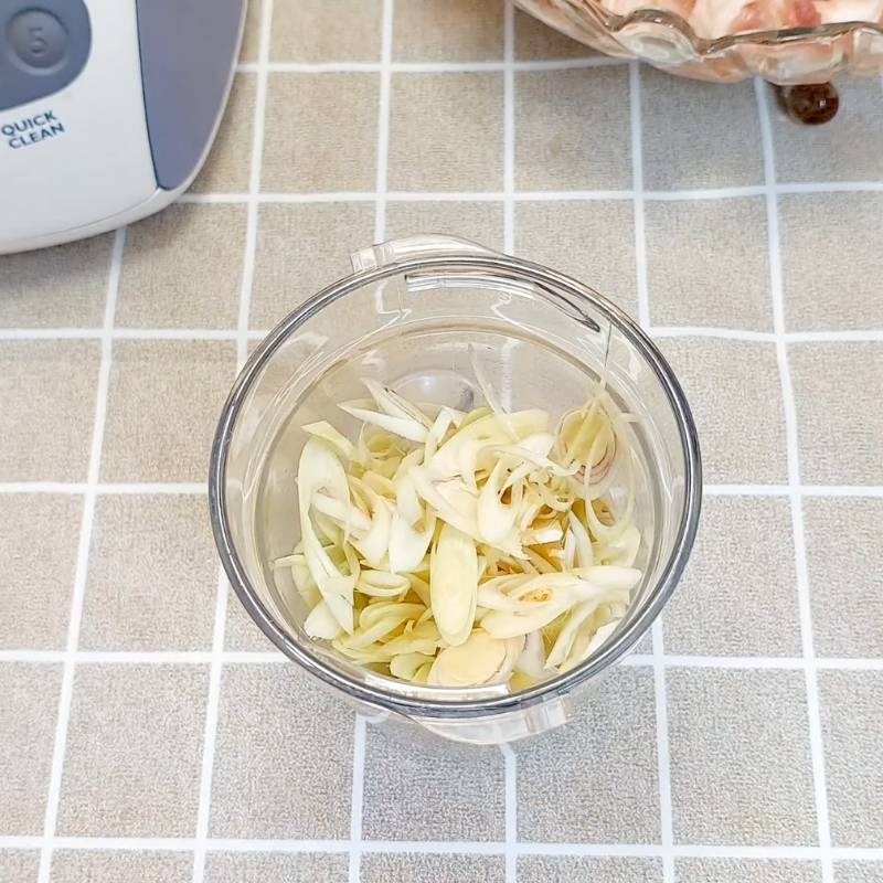Bước 2 Sơ chế các nguyên liệu khác Thịt ba chỉ rang mắm tép