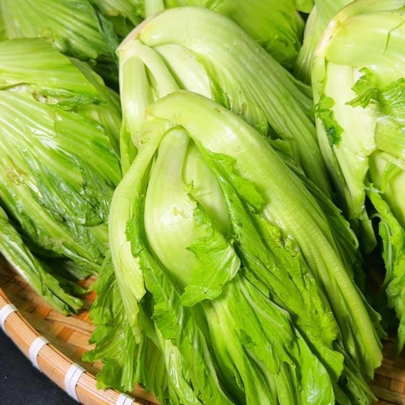 Bước 1 Sơ chế cải và chuẩn bị nước vo gạo Cách muối dưa cải truyền thống