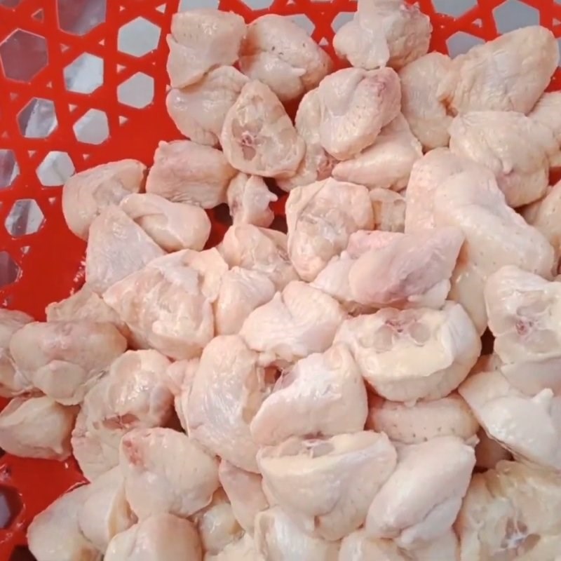 Bước 1 Sơ chế gà và khử mùi hôi Phao câu gà nướng
