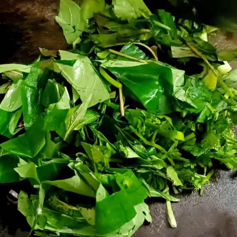 Bước 1 Sơ chế nguyên liệu Lươn xào hoa chuối