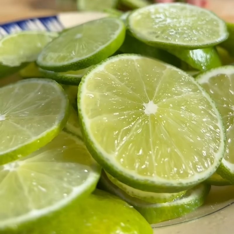 Bước 1 Sơ chế nguyên liệu Cách ngâm chuối chanh đường phèn