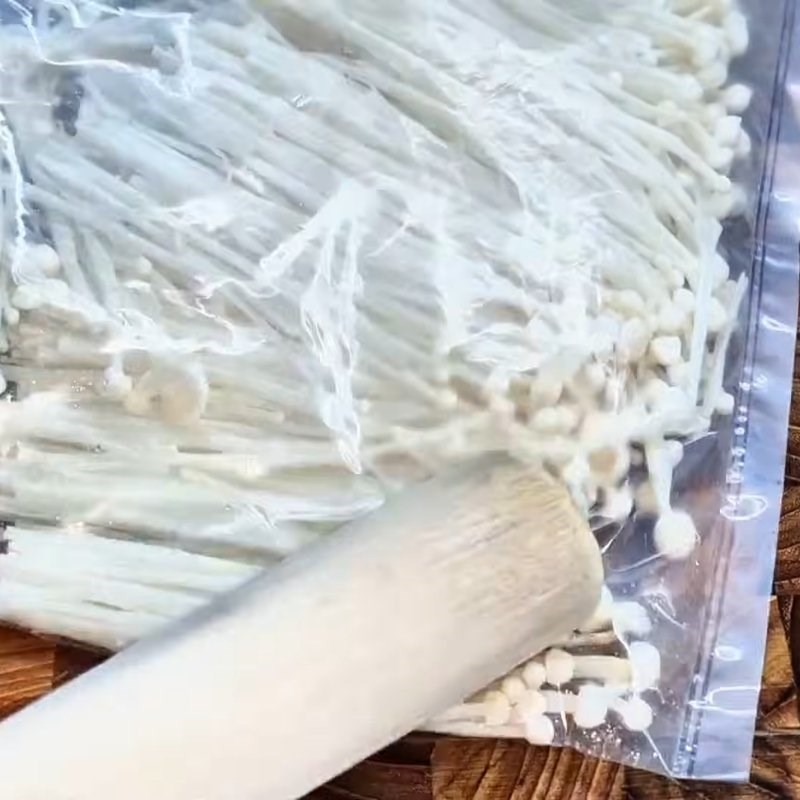 Bước 1 Sơ chế sườn non chay và nấm Cá kèo chay