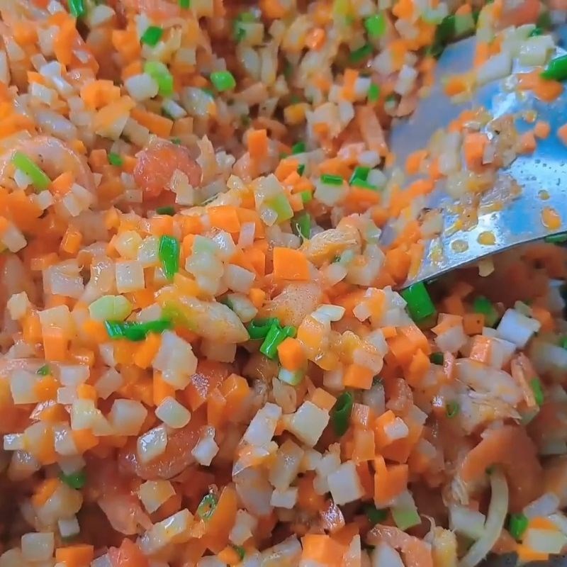 Bước 3 Sơ chế và xào nhân bánh Bánh bò mặn