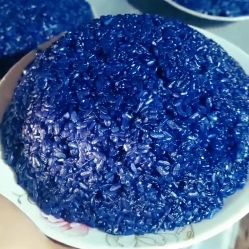 Bước 4 Thành phẩm Xôi cẩm màu xanh dương