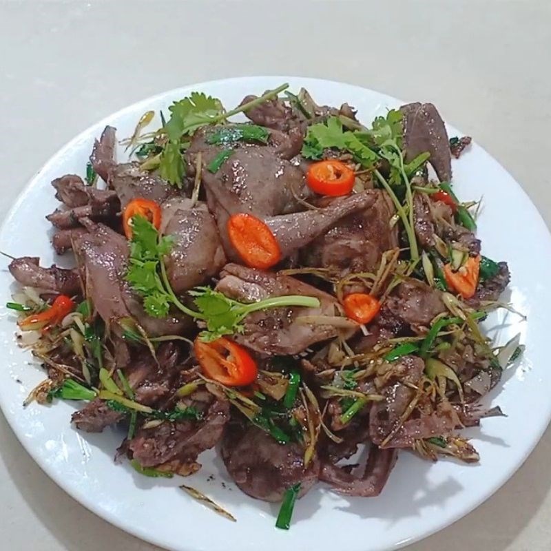 Bước 4 Thành phẩm Chim cút xào sả ớt