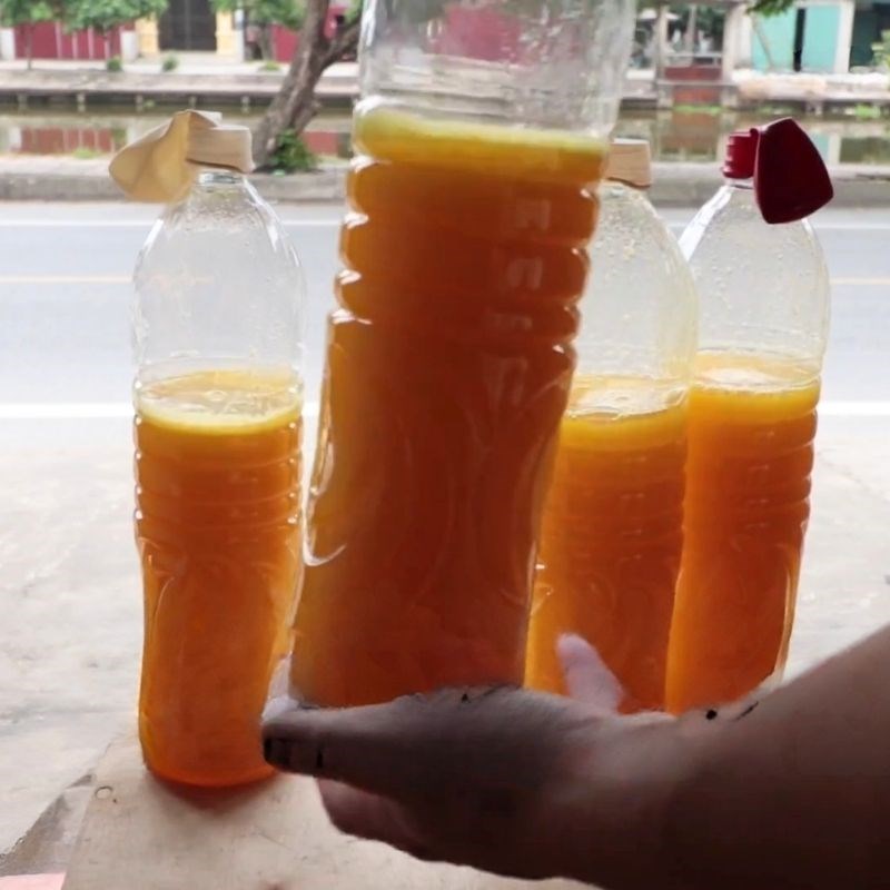Bước 2 Theo dõi quá trình lên men tự nhiên Cách ngâm rượu dứa