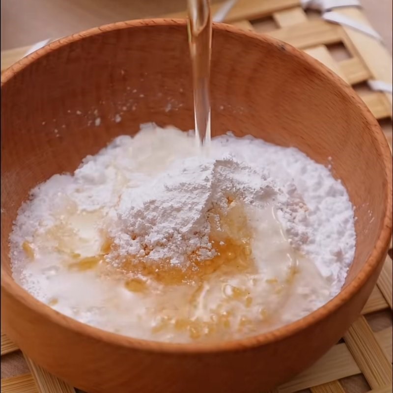 Bước 2 Trộn hỗn hợp gia vị Ức gà viên