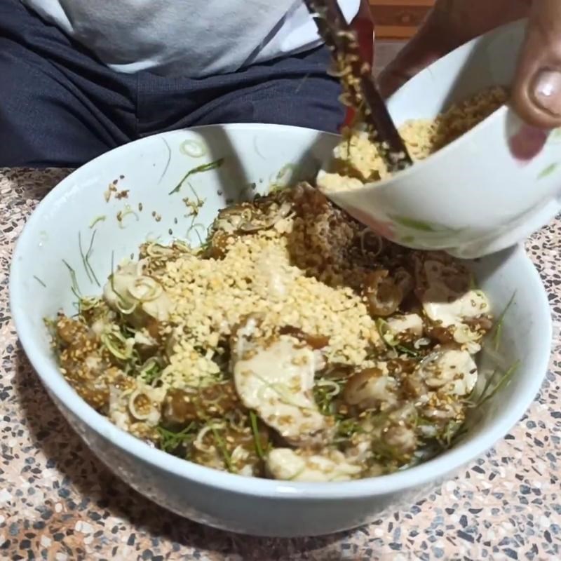 Bước 2 Trộn nộm thỏ với gia vị Thỏ tái chanh