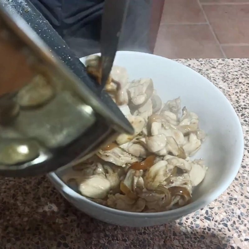 Bước 2 Trộn nộm thỏ với gia vị Thỏ tái chanh