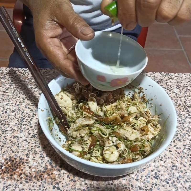 Bước 2 Trộn nộm thỏ với gia vị Thỏ tái chanh