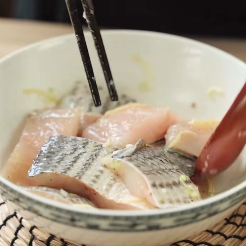 Bước 4 Ướp cá và làm chả cá hấp Bún cá dầm