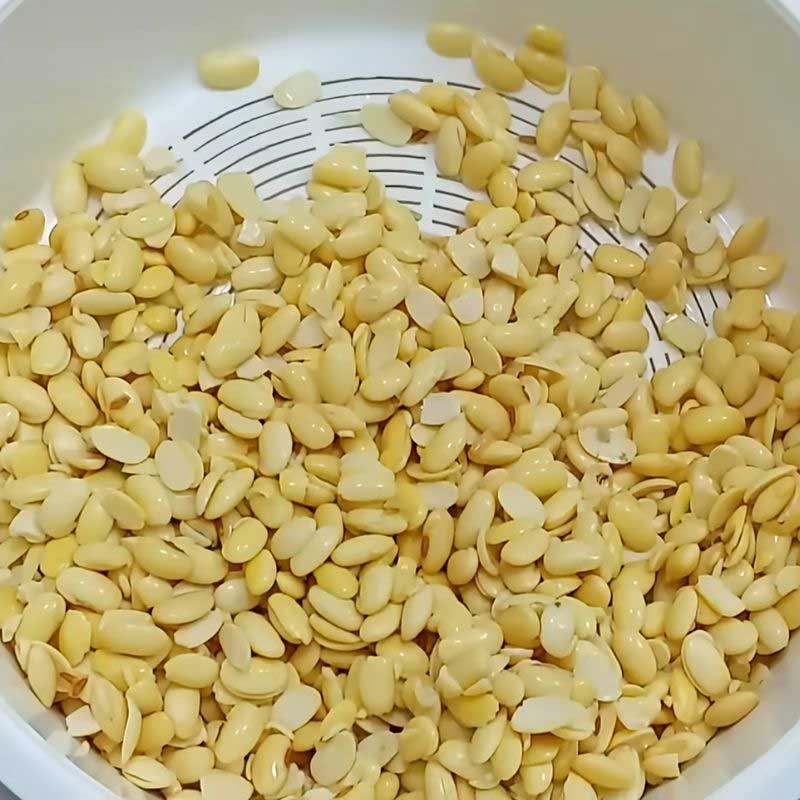 Bước 2 Xay đậu nành và lọc sữa chè tàu hủ