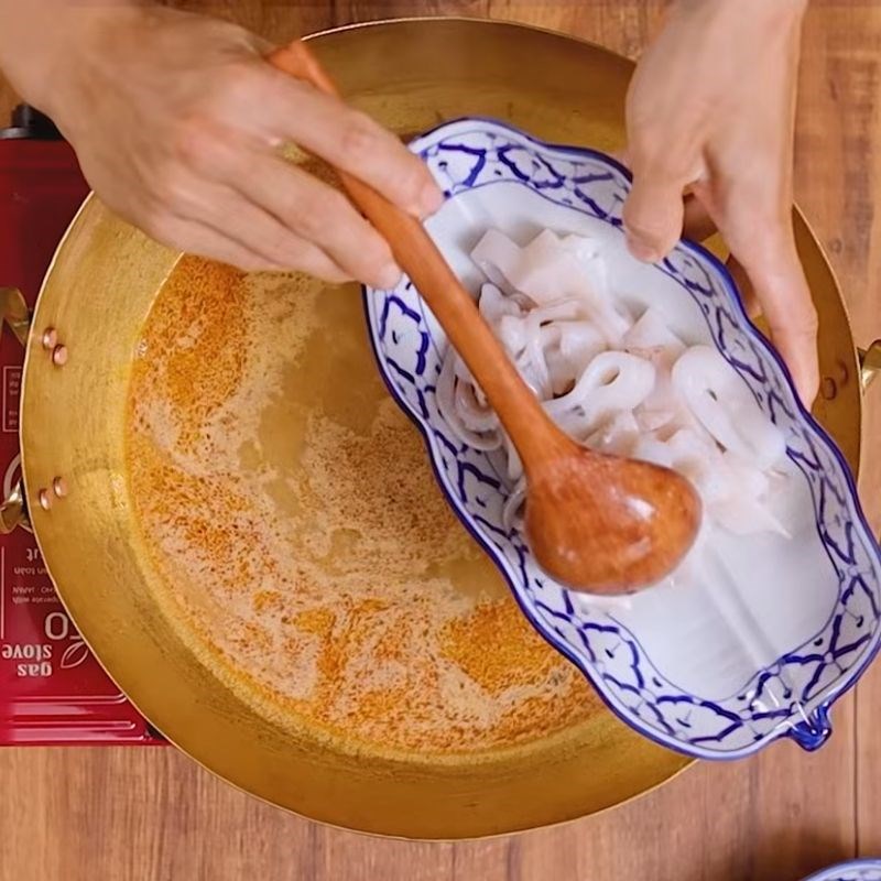 Bước 5 Hoàn thiện món ăn Súp tomyum