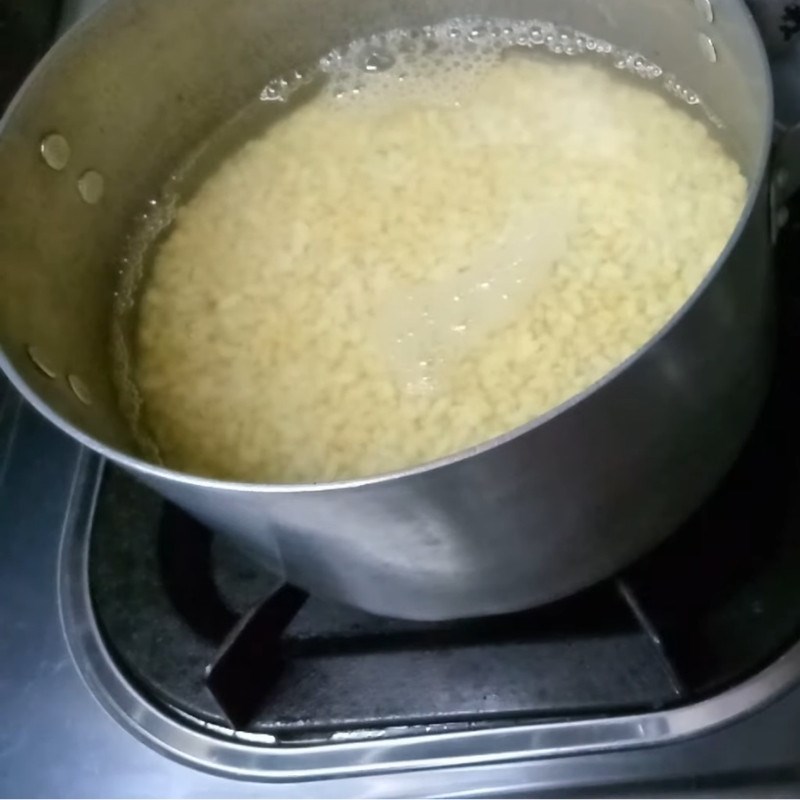 Bước 2 Nấu đậu xanh bùi béo Xôi nghệ
