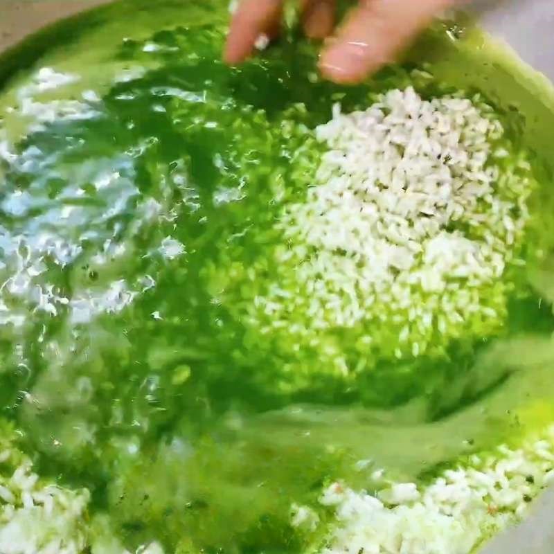 Bước 2 Ngâm gạo nếp ngon Chuối nếp nướng lá dứa