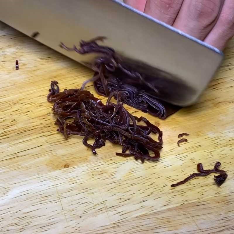 Bước 1 Sơ chế rau củ và mộc nhĩ Miến xào thập cẩm