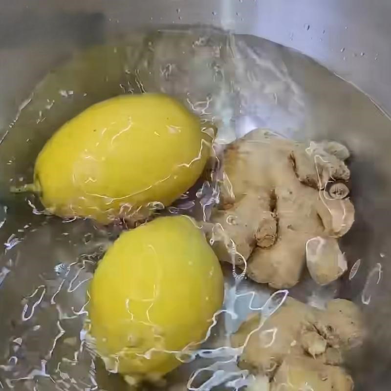 Bước 1 Sơ chế và làm sạch nguyên liệu Cách ngâm chanh gừng đường phèn